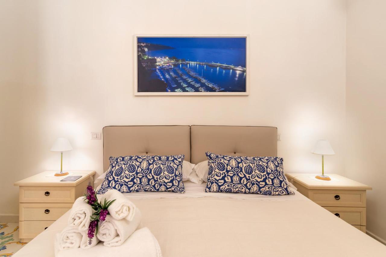 Comfy Apt 4 Sleeps Right In The Centre ソレント エクステリア 写真